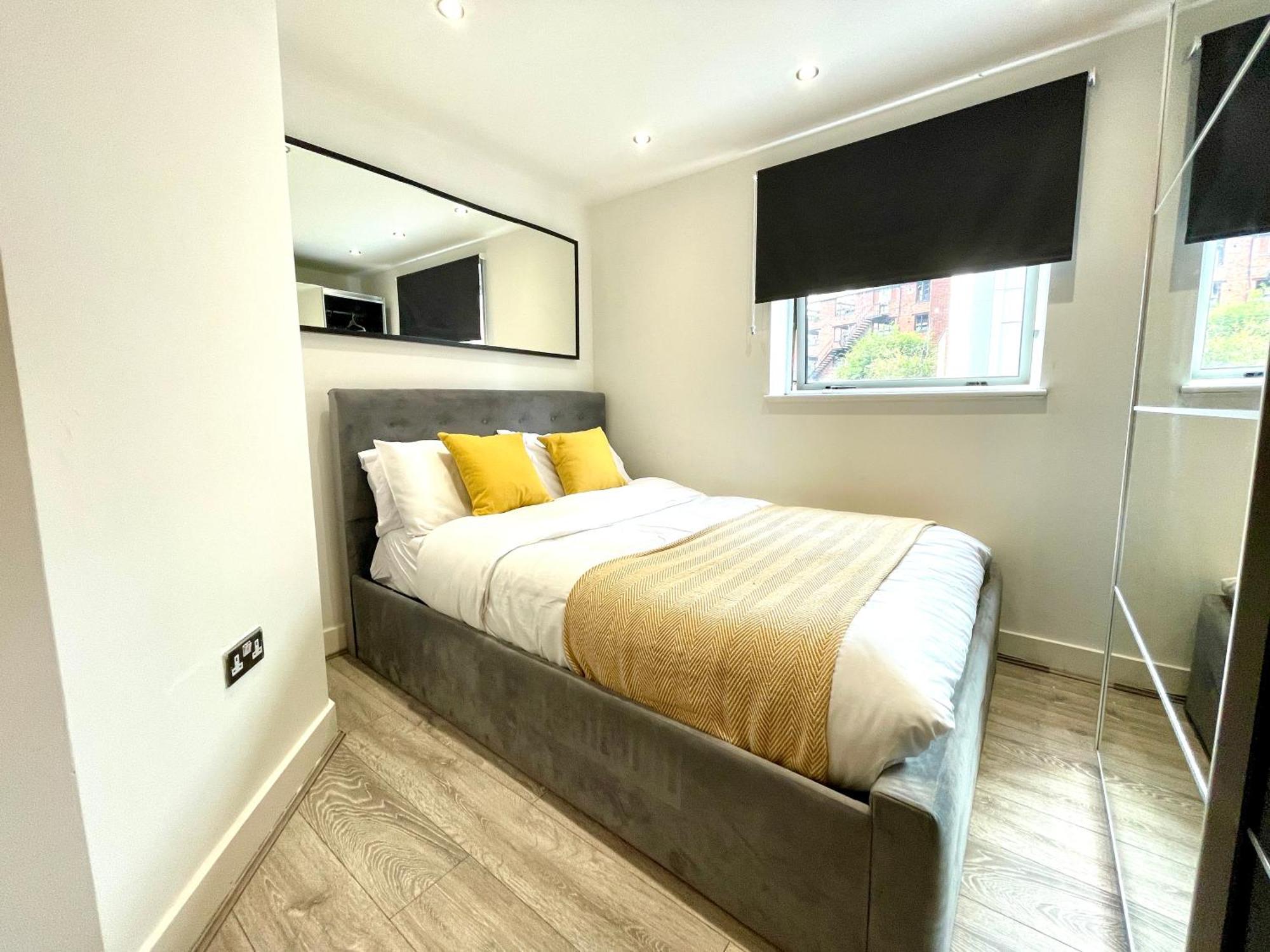 Rnm - Business Professionals Stay, Walsall City Centre, 2 Bedroom With Ensuite And Bathroom, Entire Place, Kitchen & Washroom With Amenities, Smart Tv, Easy Access, Fast Wifi, Parking Nearby, Great Transport Links والسال المظهر الخارجي الصورة