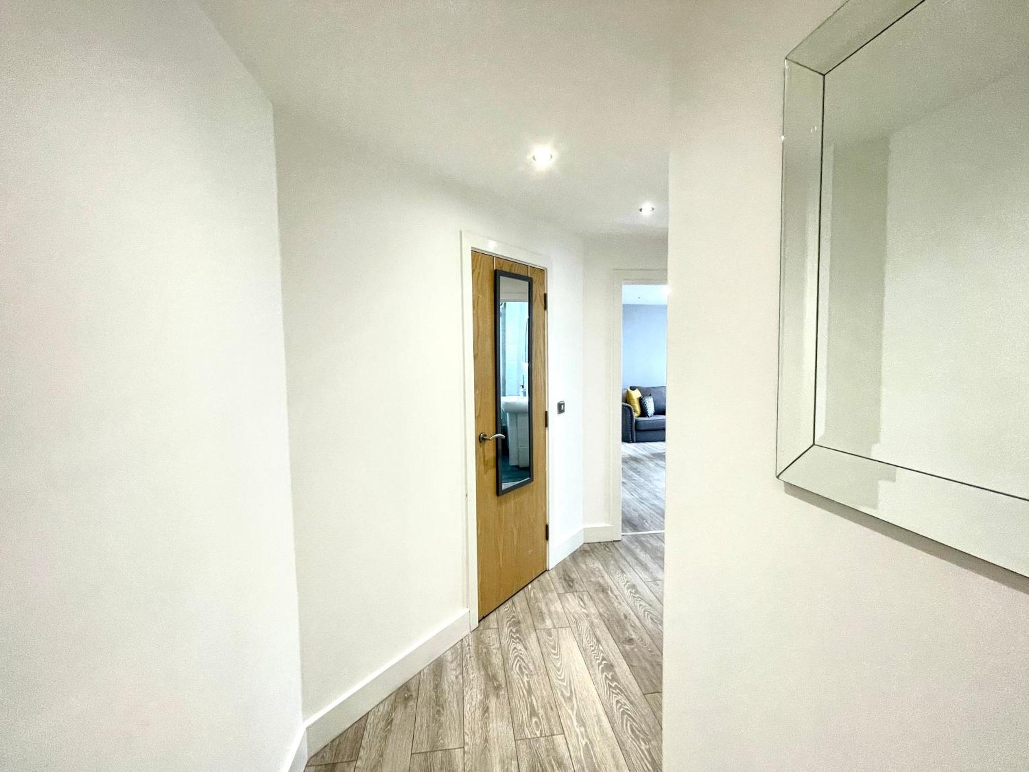 Rnm - Business Professionals Stay, Walsall City Centre, 2 Bedroom With Ensuite And Bathroom, Entire Place, Kitchen & Washroom With Amenities, Smart Tv, Easy Access, Fast Wifi, Parking Nearby, Great Transport Links والسال المظهر الخارجي الصورة