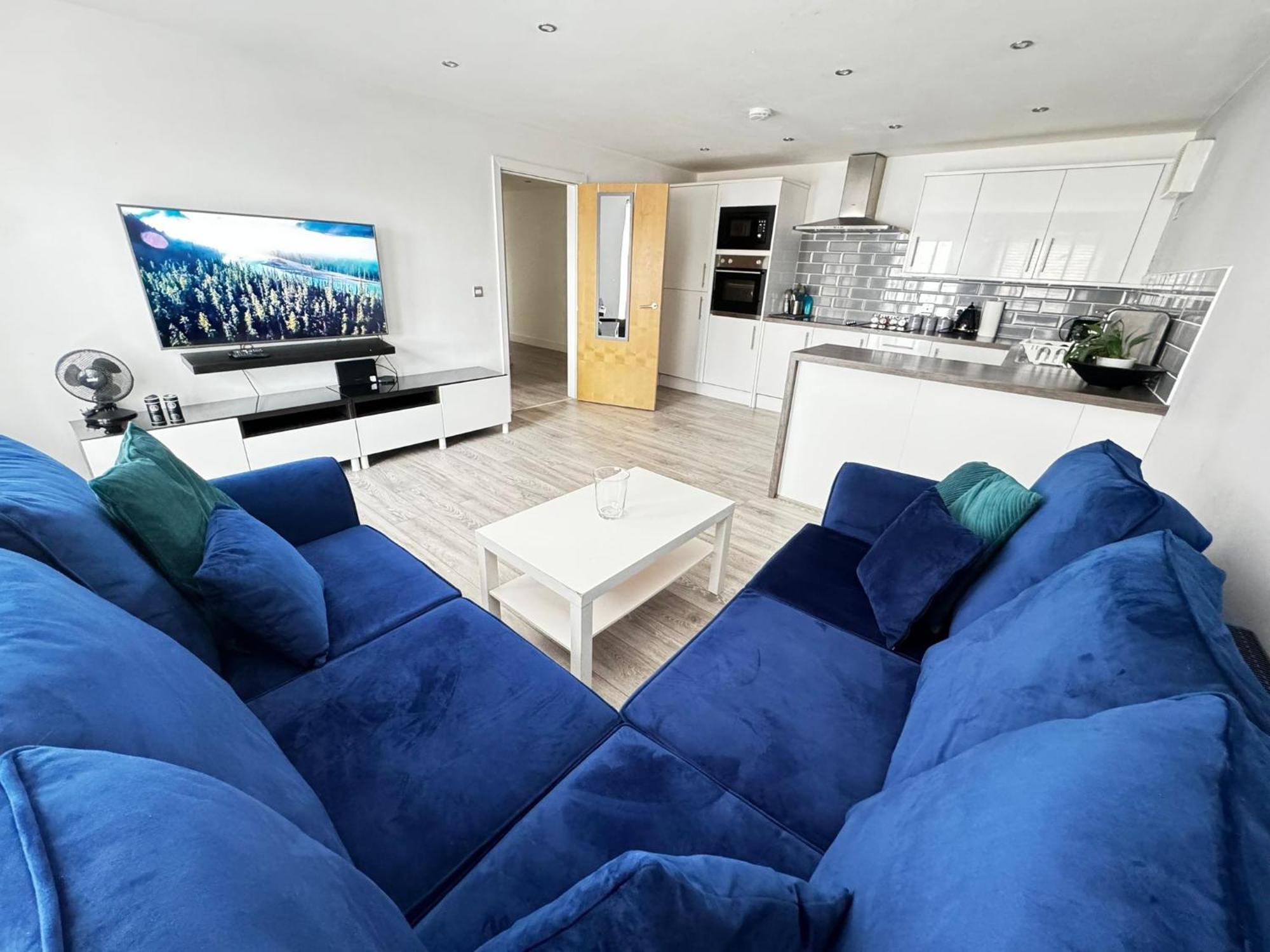 Rnm - Business Professionals Stay, Walsall City Centre, 2 Bedroom With Ensuite And Bathroom, Entire Place, Kitchen & Washroom With Amenities, Smart Tv, Easy Access, Fast Wifi, Parking Nearby, Great Transport Links والسال المظهر الخارجي الصورة